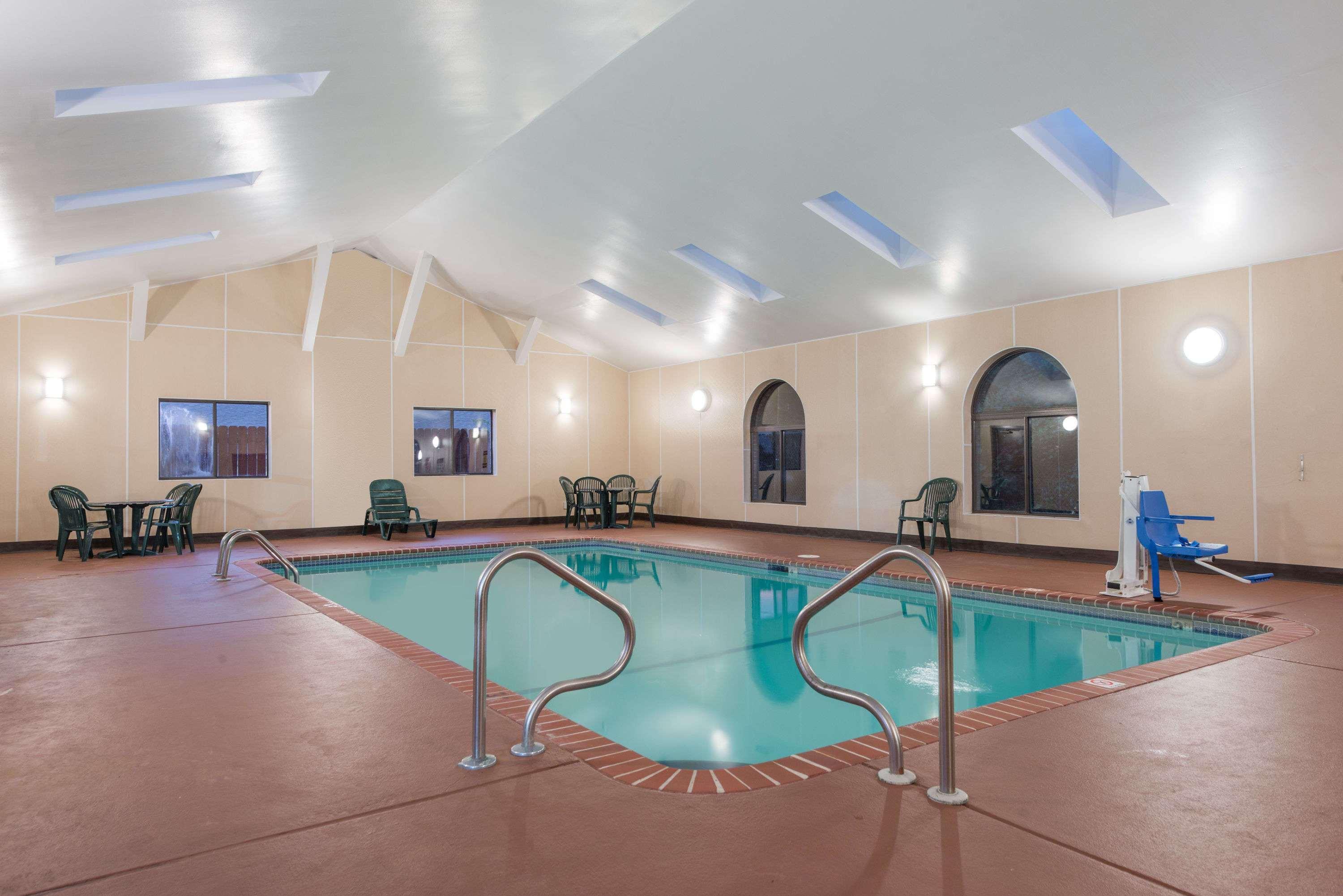 Готель Super 8 By Wyndham St Charles Saint Charles Екстер'єр фото