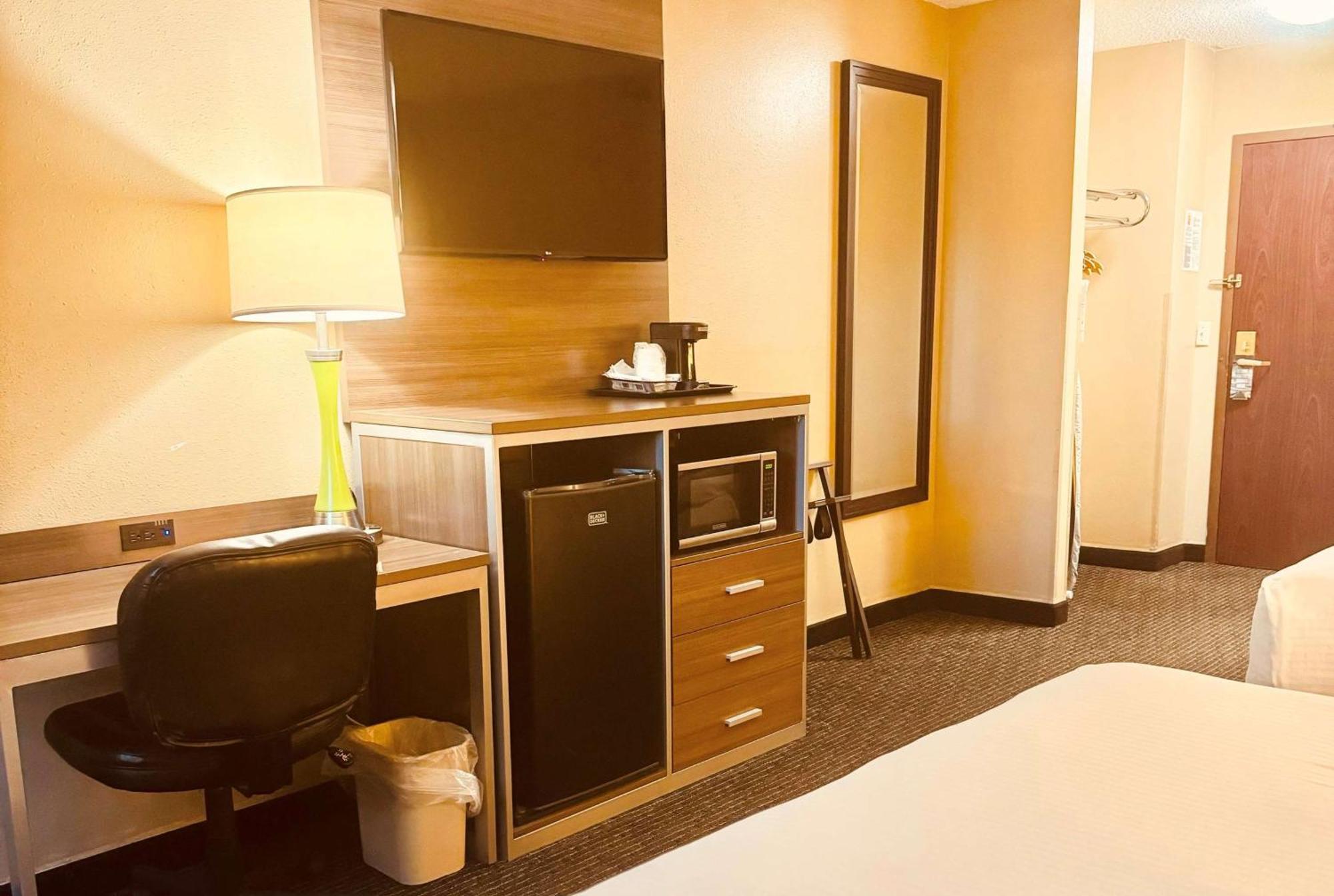 Готель Super 8 By Wyndham St Charles Saint Charles Екстер'єр фото